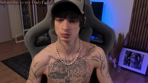 Snapshot of oliverrgroove chatting on December 2025 03:41:02 PM oliverrgroove online show from December 2025 03:41:02 PM