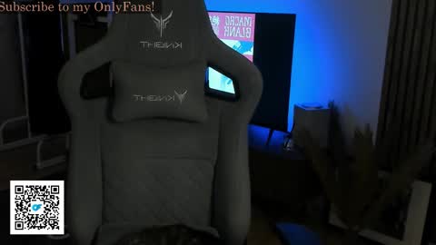 Snapshot of oliverrgroove chatting on January 2026 03:39:01 PM oliverrgroove online show from January 2026 03:39:01 PM