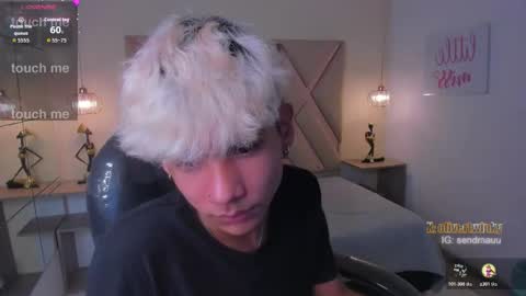 Snapshot of olivertwinky_ chatting on November 2025 01:32:02 PM Oliver online show from November 2025 01:32:02 PM