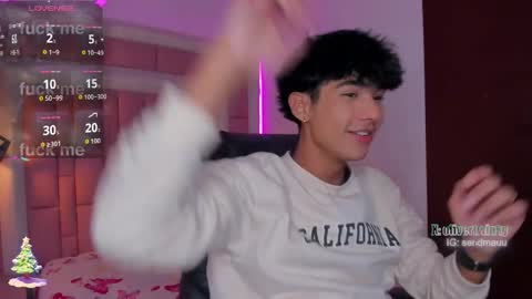 Snapshot of olivertwinky_ chatting on November 2025 04:45:02 AM Oliver online show from November 2025 04:45:02 AM