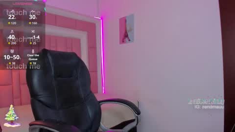 Snapshot of olivertwinky_ chatting on November 2025 01:56:02 PM Oliver online show from November 2025 01:56:02 PM