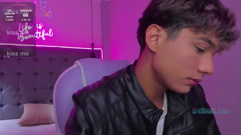 Snapshot of olivertwinky_ chatting on February 2026 01:10:01 PM Oliver online show from February 2026 01:10:01 PM