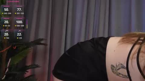 Snapshot of olivia_devis chatting on February 2026 09:52:01 AM SaraConor online show from February 2026 09:52:01 AM