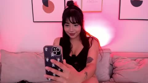 olivia_dluxe online show from April 2026 08:53:02 PM