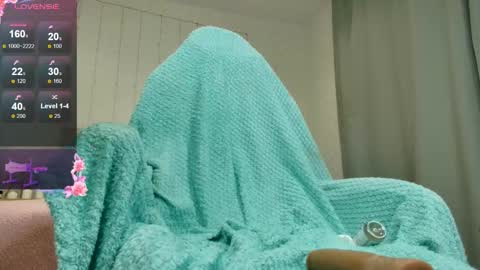 Snapshot of olivia_k_ chatting on December 2025 12:27:01 AM Olivia Hi guys Follow me online show from December 2025 12:27:01 AM