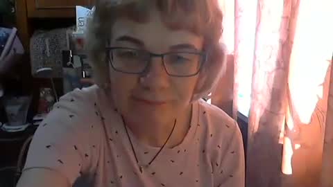 Olivia Mia online show from March 2026 11:37:02 AM