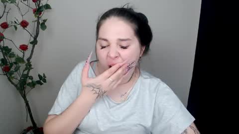 Olivia online show from May 2026 08:37:01 PM