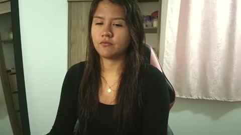 Olivia online show from October 2025 12:14:02 PM