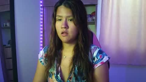 Olivia online show from October 2025 07:09:02 PM