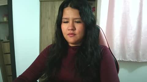 Olivia online show from November 2025 12:59:02 PM