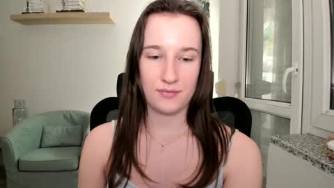 Snapshot of oliviaaa2003 chatting on January 2025 10:19:01 PM Oliwiaa2004 online show from January 2025 10:19:01 PM