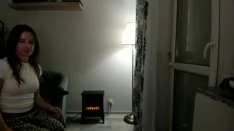 Snapshot of oliviaaa2003 chatting on December 2025 06:56:02 PM Oliwiaa2004 online show from December 2025 06:56:02 PM