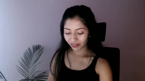 oliviaaa__ online show from April 2026 04:23:02 PM