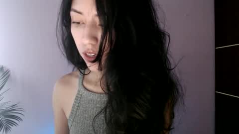 oliviaaa__ online show from May 2026 04:57:04 PM