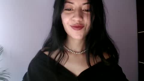 oliviaaa__ online show from May 2026 05:31:01 PM