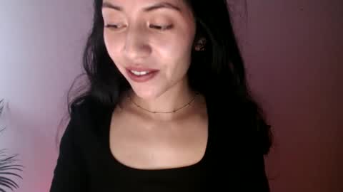 oliviaaa__ online show from May 2026 05:55:02 PM
