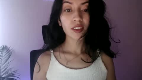 oliviaaa__ online show from June 2026 05:15:02 PM