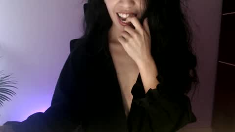 oliviaaa__ online show from June 2026 04:24:02 PM