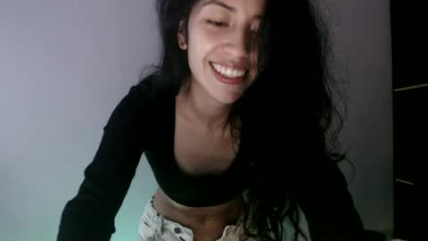 oliviaaa__ online show from June 2026 05:44:02 PM