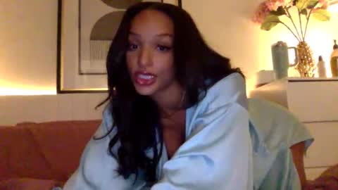 oliviaamara online show from May 2026 03:02:02 AM