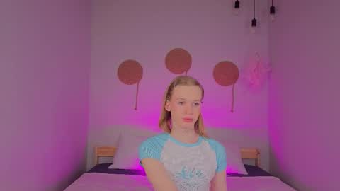 oliviaapink online show from January 2026 02:43:01 PM