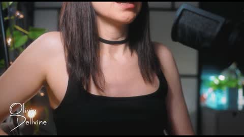 Snapshot of oliviadellvine chatting on February 2025 01:33:01 AM Olivia online show from February 2025 01:33:01 AM