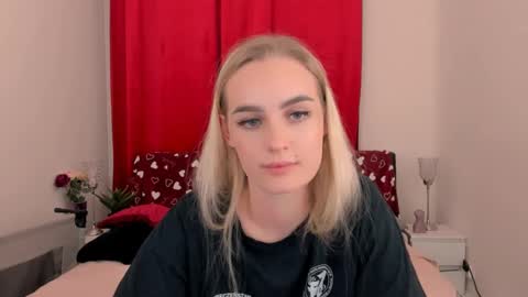 oliviaBeauty online show from February 2025 04:03:02 AM