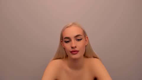 oliviaBeauty online show from January 2026 07:41:01 PM