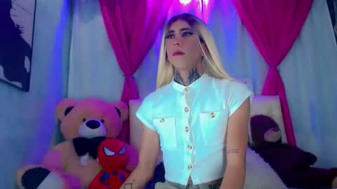 Snapshot of oliviahot01 chatting on March 2026 01:47:01 AM oliviahot01 online show from March 2026 01:47:01 AM