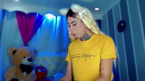 Snapshot of oliviahot01 chatting on March 2026 01:22:01 AM oliviahot01 online show from March 2026 01:22:01 AM
