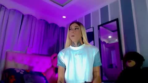 Snapshot of oliviahot01 chatting on June 2026 01:06:01 AM oliviahot01 online show from June 2026 01:06:01 AM