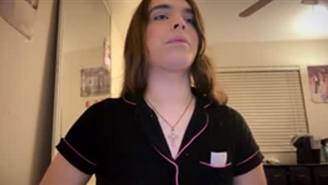 Snapshot of oliviaisbored chatting on February 2026 12:08:02 PM Olivia online show from February 2026 12:08:02 PM