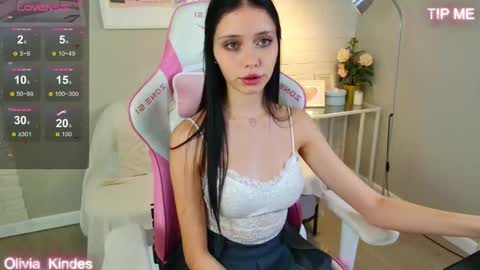 Olivia online show from October 2025 05:35:02 PM