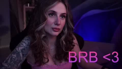 Snapshot of oliviamcclean chatting on November 2025 05:23:02 AM Liv online show from November 2025 05:23:02 AM