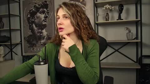 Snapshot of oliviamcclean chatting on January 2026 06:23:02 PM Liv online show from January 2026 06:23:02 PM