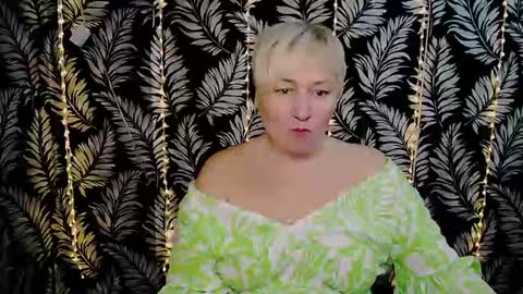 Snapshot of oliviaoskar_ chatting on February 2025 12:19:01 PM Kelly online show from February 2025 12:19:01 PM