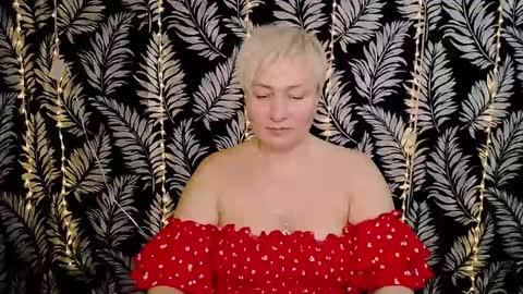 Snapshot of oliviaoskar_ chatting on March 2025 12:09:01 PM Kelly online show from March 2025 12:09:01 PM