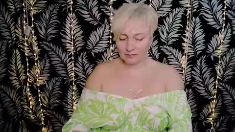 Snapshot of oliviaoskar_ chatting on March 2025 12:37:01 PM Kelly online show from March 2025 12:37:01 PM