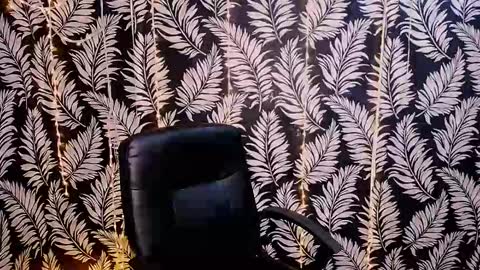 Snapshot of oliviaoskar_ chatting on November 2025 12:38:01 PM Kelly online show from November 2025 12:38:01 PM