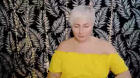 Snapshot of oliviaoskar_ chatting on December 2025 12:42:02 PM Kelly online show from December 2025 12:42:02 PM