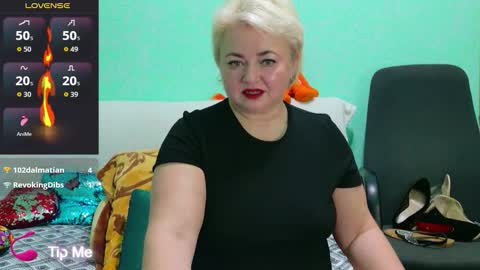 oliviaparadise online show from November 2025 06:19:02 PM