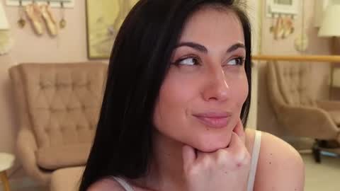 Snapshot of oliviasway chatting on February 2025 03:59:02 AM OliviaSway online show from February 2025 03:59:02 AM