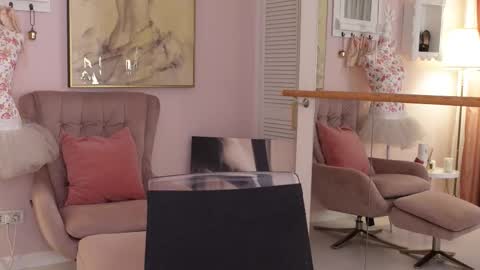 Snapshot of oliviasway chatting on September 2025 07:58:01 PM OliviaSway online show from September 2025 07:58:01 PM