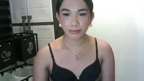 oliviatemptress online show from March 2026 05:09:02 PM