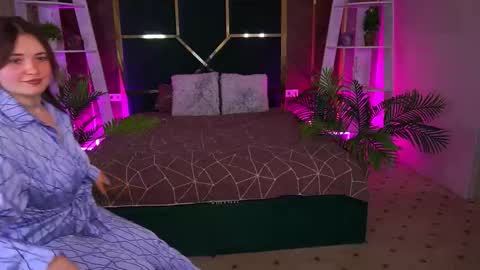 oliviia_rose online show from December 2025 08:13:02 PM