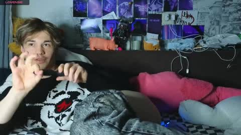 Snapshot of ololkd chatting on February 2025 08:34:01 PM Tony online show from February 2025 08:34:01 PM