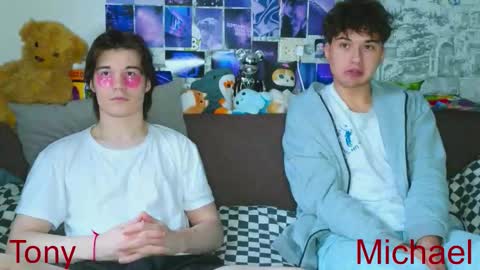 Snapshot of ololkd chatting on December 2025 08:32:02 AM Tony online show from December 2025 08:32:02 AM