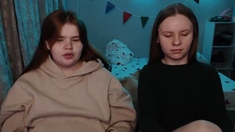 Snapshot of omellyoo chatting on December 2024 04:51:01 PM MellY online show from December 2024 04:51:01 PM