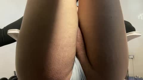 Snapshot of omgyesgurl chatting on February 2025 10:39:01 PM amy 3 online show from February 2025 10:39:01 PM