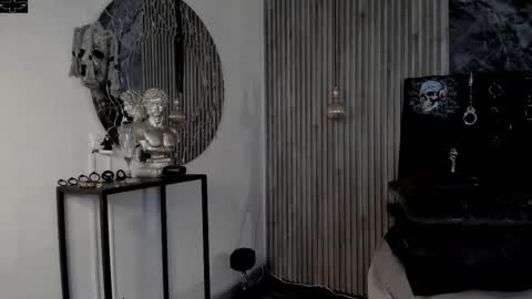     ... online show from October 2025 07:30:02 PM